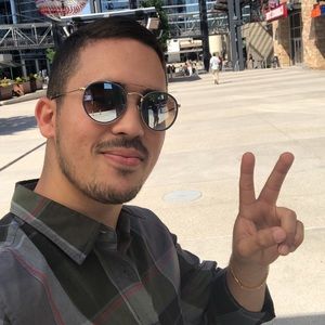 Meet your Posher, Luis